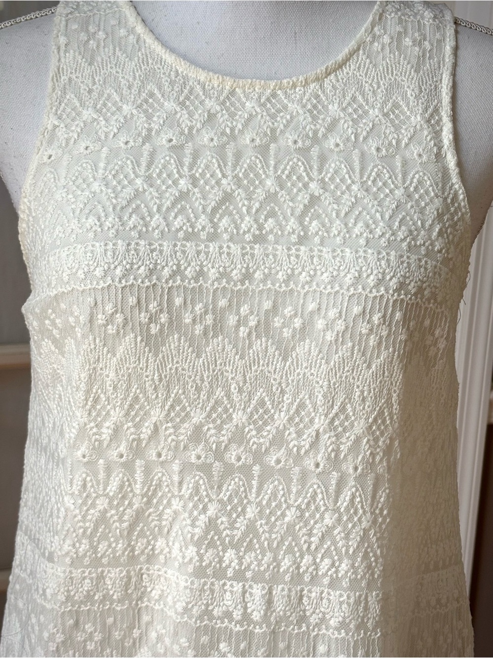 Pins and Needles Ivory Lace Shift Dress Keyhole Back Small - Picture 5 of 9